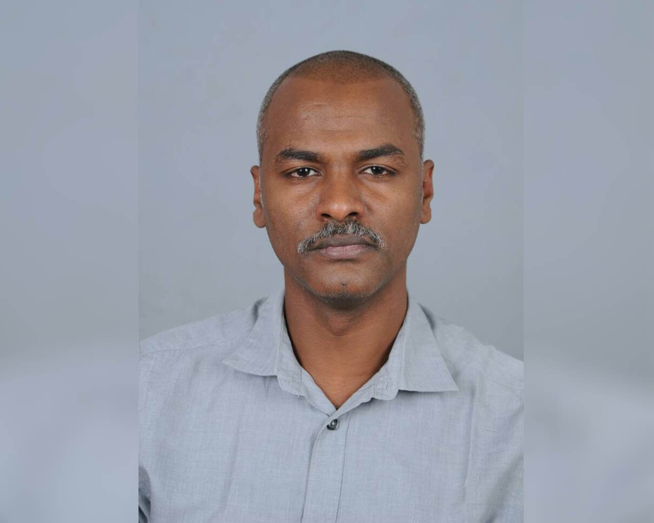 البراق النزير الوراق
