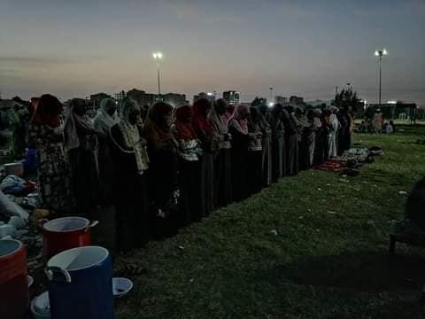 افطار شابات الاسلاميين بالساحة الخضراء