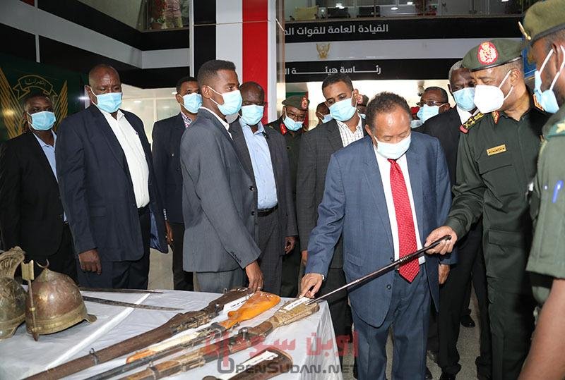 رئيس الوزراء السوداني حمدوك يزور القيادة العامة للجيش السوداني