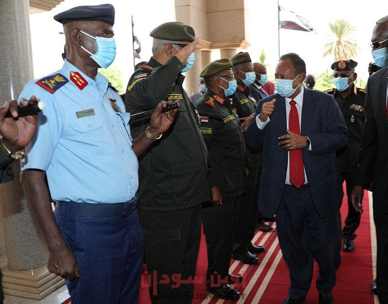 رئيس الوزراء السوداني حمدوك يزور القيادة العامة للجيش