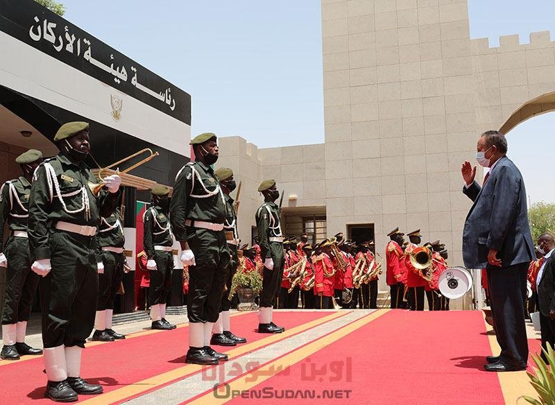 رئيس الوزراء السوداني حمدوك يزور القيادة العامة للجيش
